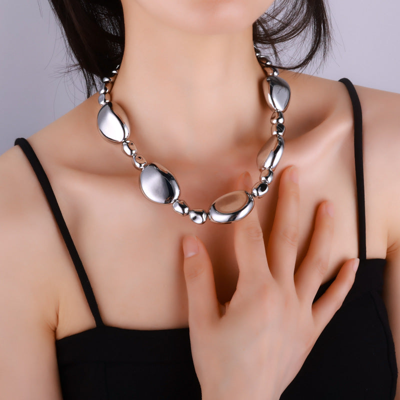 Wholesale Alloy Heavy-duty Light Luxury Imitation Pebble Shape Clavicle Necklace